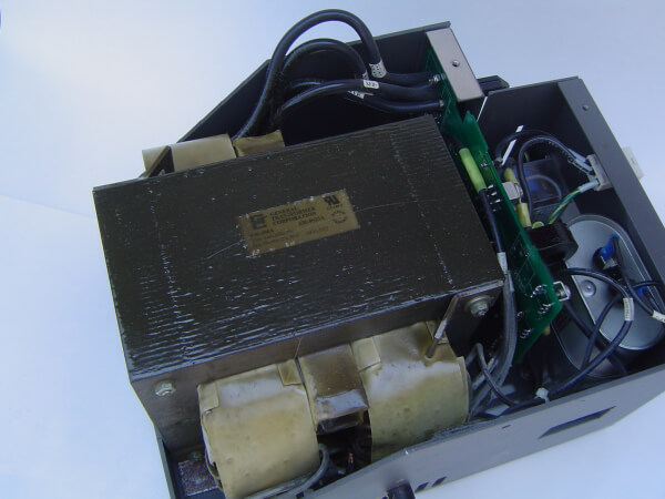 Ferroresonant CATV power supply